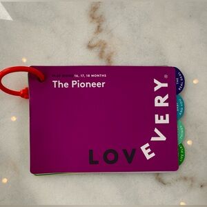 Lovevery The Pioneer Play Guide - Purple